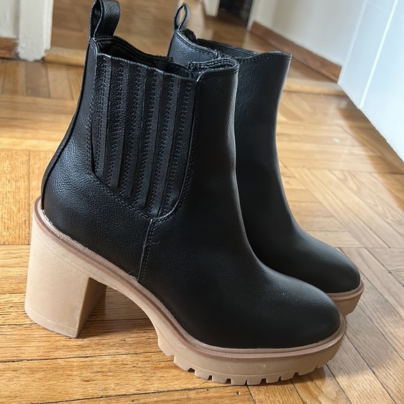 Dolce Vita Jade Boots - Picture 4 of 7